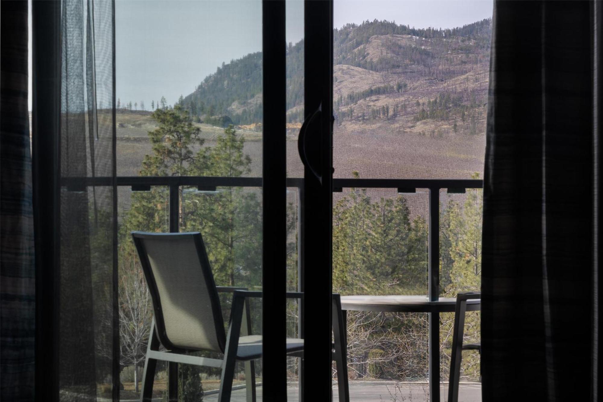 Doubletree By Hilton West Kelowna Exterior foto