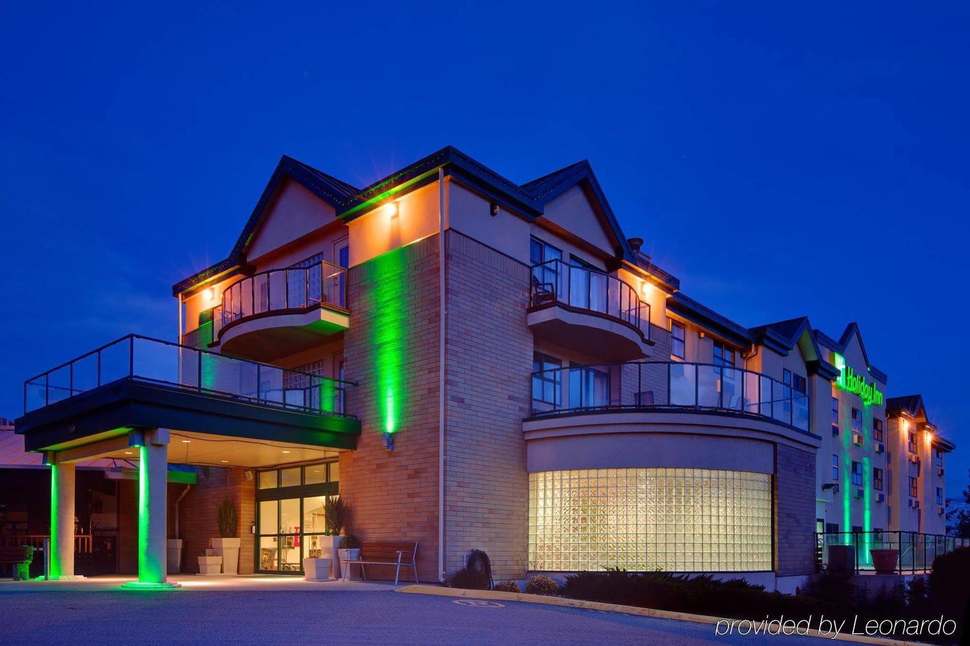 Doubletree By Hilton West Kelowna Exterior foto